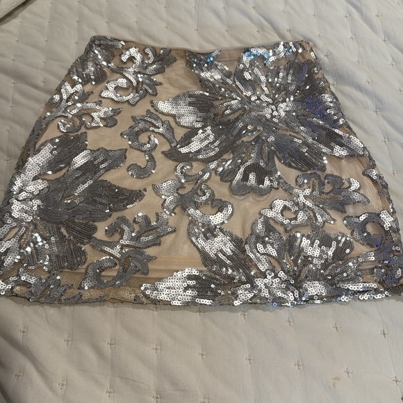Aura Sequin Mini Skirt Sequin (16) - Picture 3 of 8